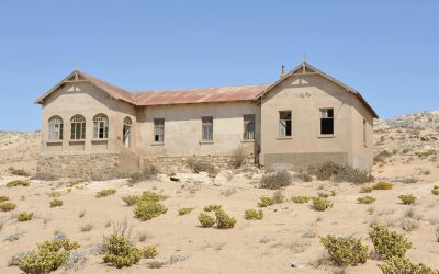 Kolmanskop Ghost Town: Namibia’s Eerie Desert Time Capsule 🌵🏚️